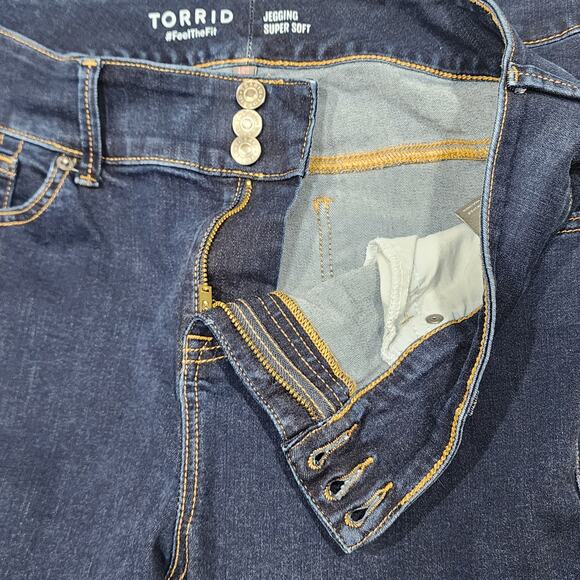 Torrid Jegging Jeans Super Soft Skinny High Rise Dark Wash Stretch Size 16 Short - Picture 5 of 8